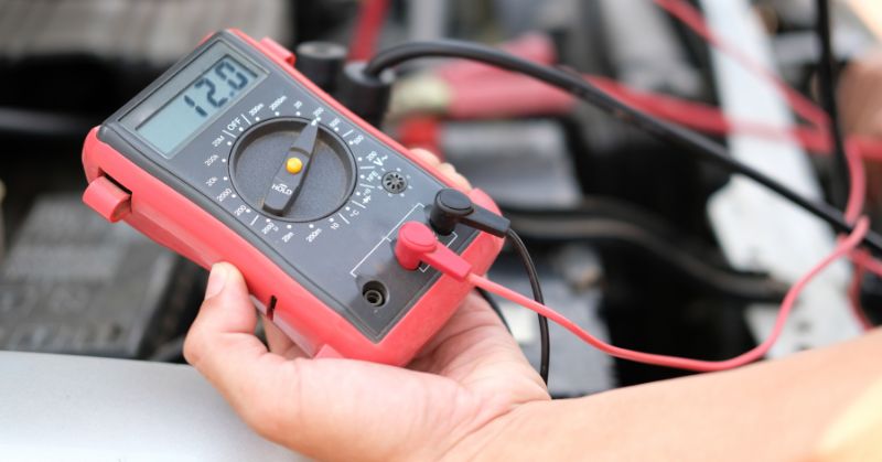 How to check battery voltage with multimeter