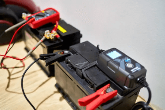 How to test car battery voltage