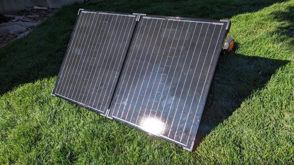 Renogy 100w portable solar panel